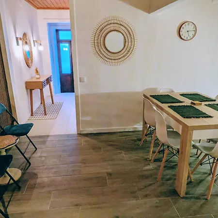 Konukevi Downtown 3*