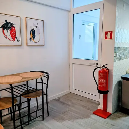 Downtown Konukevi 3*