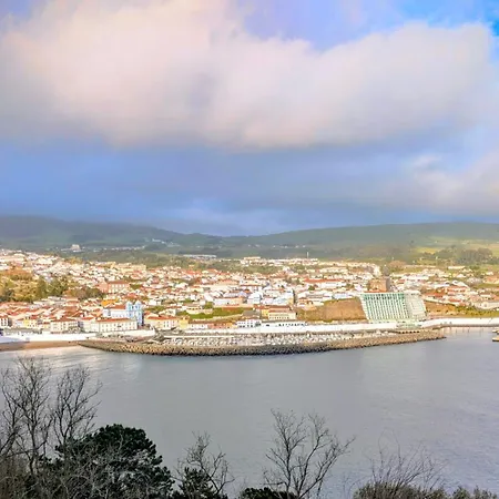 Downtown Konukevi 3*