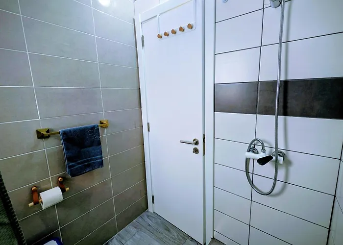 Pensión Downtown 3*